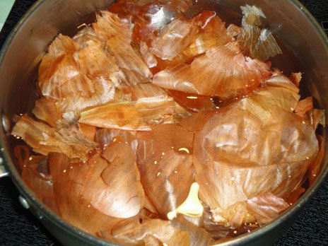 Сварите луковую шелуху Сварите луковую шелуху